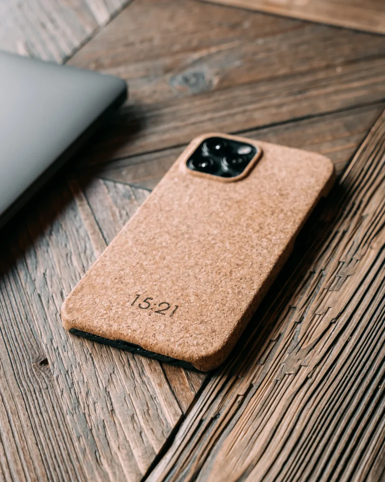 15:21 Review: Sustainable and Eco Friendly Phone Case