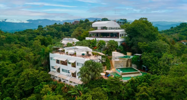 Gaia Hotel & Reserve
