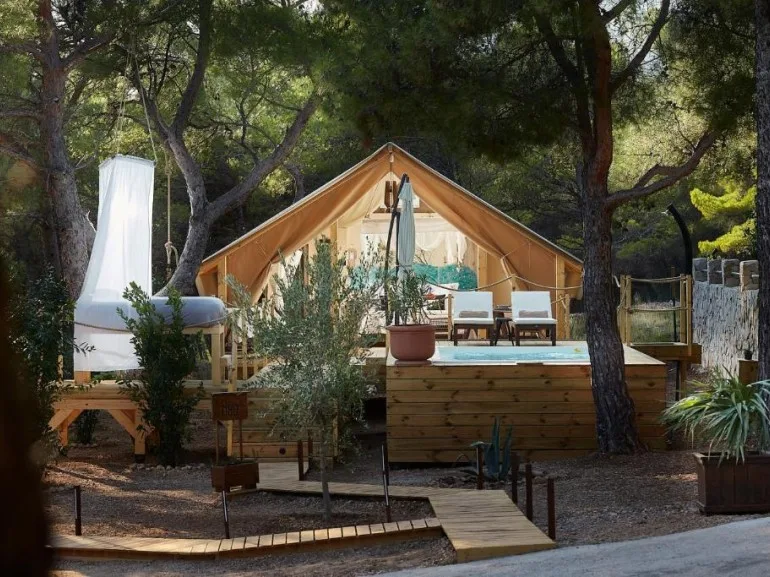 Abeille Maison Glamping Resort Brač