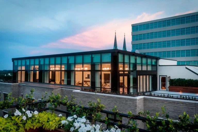 Perry Lane Hotel