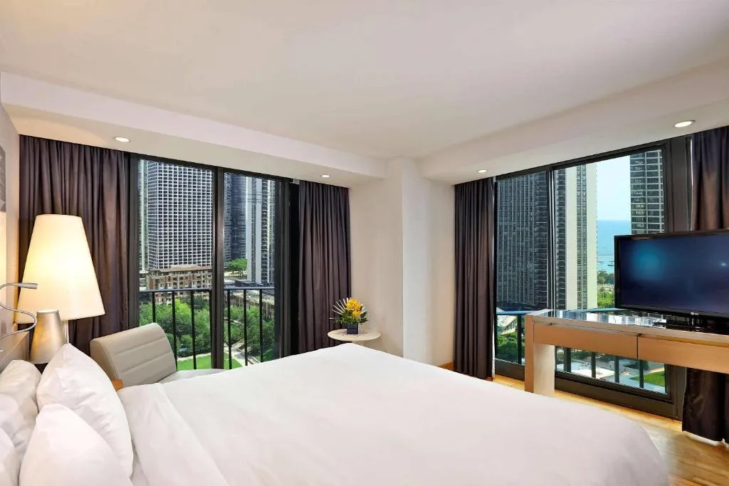 Radisson Blu Aqua Hotel, Chicago sustainable hotel