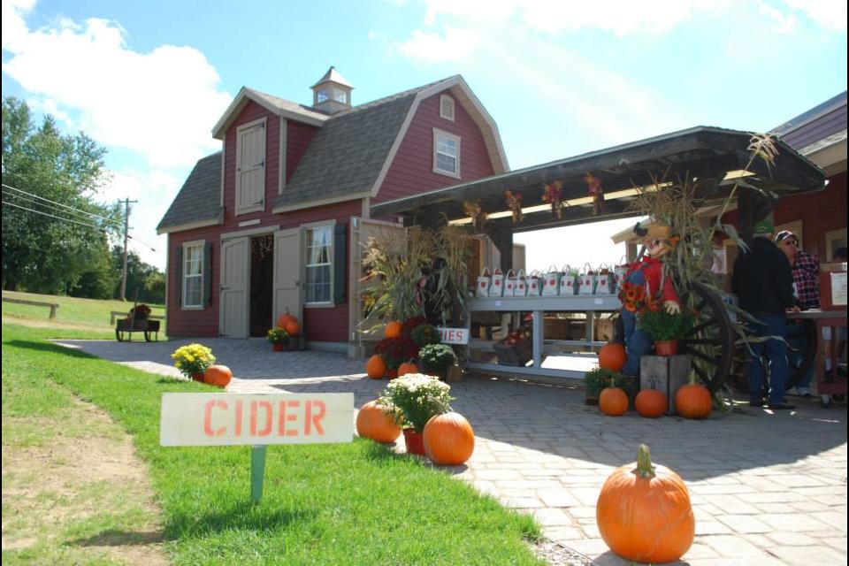 Smith’s Red Apple Farm