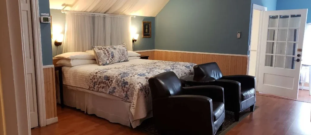 Old World Inn rooms